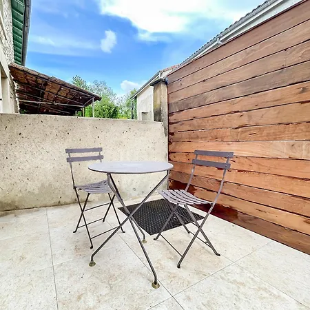 Duplex Avec Terrasse דירה